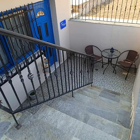 Thea Pastida, Rhodes